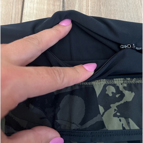 Lululemon Speed Short *H2O‎ - Picture 11 of 16